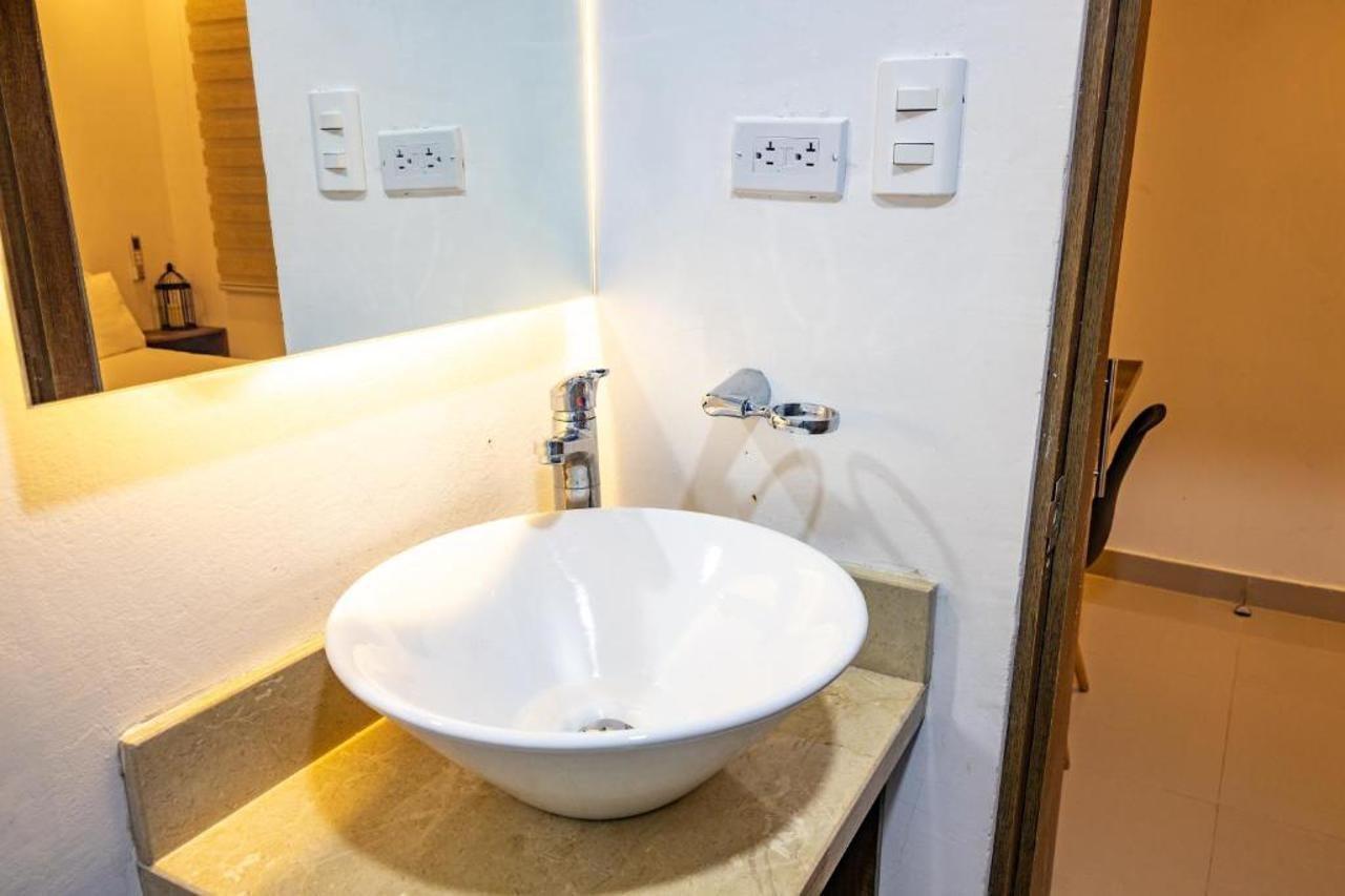 Hotel Amoek 2*